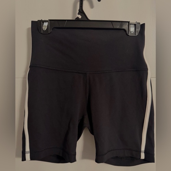 lululemon Align™ High-Rise Side-Stripe Short 6" Black/White Size 4 - Picture 5 of 5